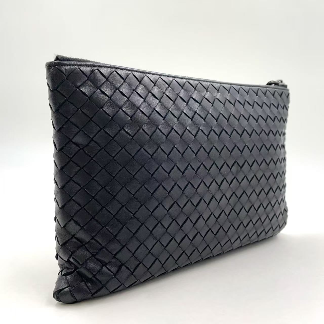 BOTTEGA VENETA イントレチャート レザー ブラック ポーチ ブラック