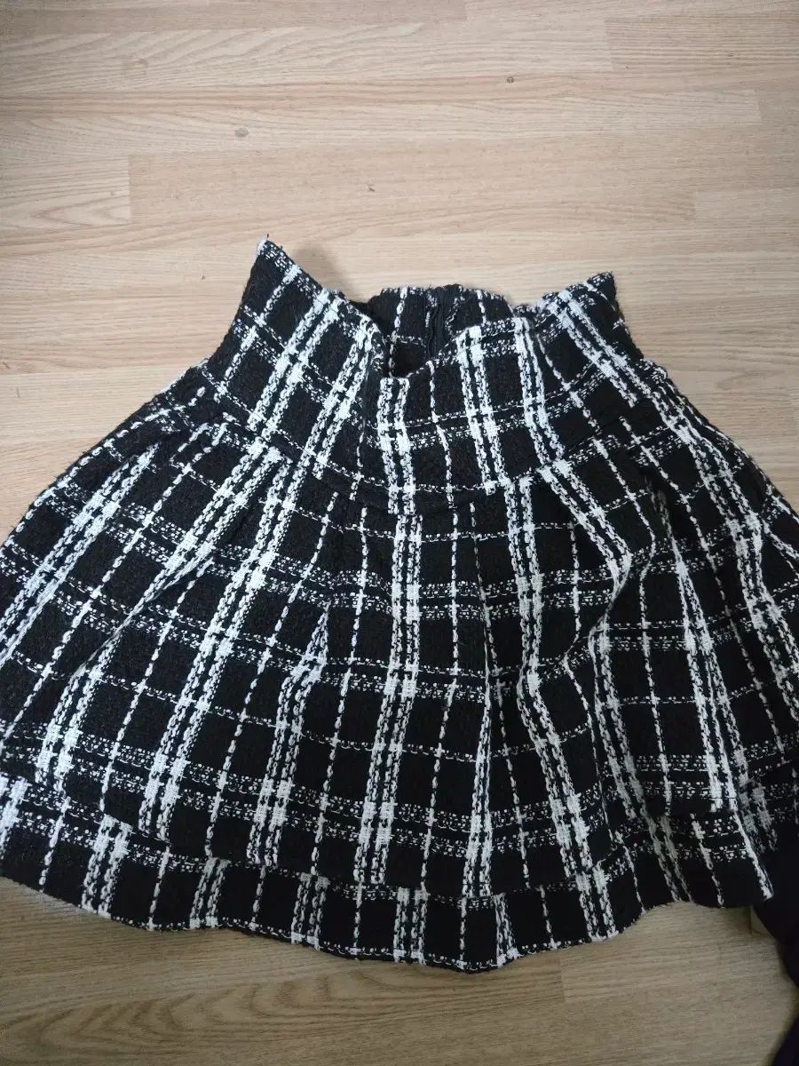 ミシェルマカロン BLACKPINK ツイード 白 XS スカート