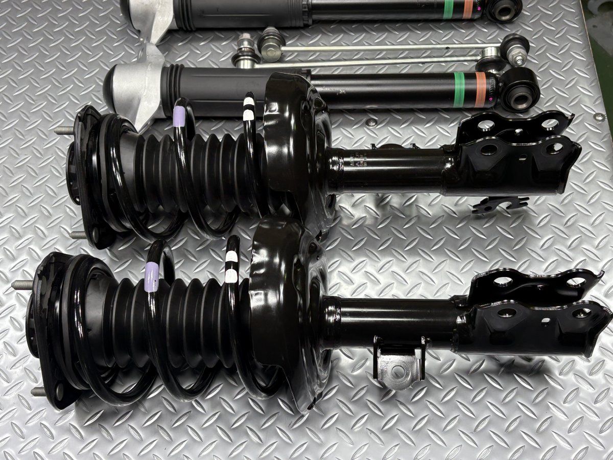 送料無料【新車外し】60系 トヨタ プリウス ショップ 純正 サスキット