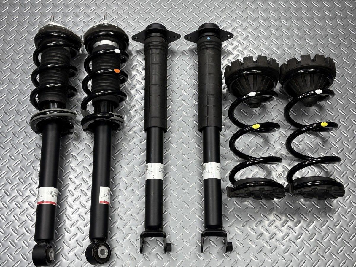 新車外し RZ 34 日産 新型フェアレディZ サスキット 品番56110 6 GP 0 C 56210 B ショックアブソーバー スプリング