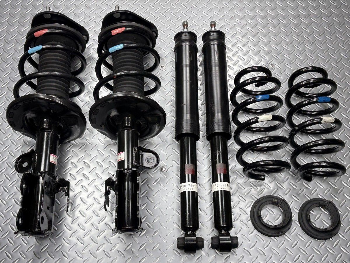 送料無料ZWA10 レクサス CT200 純正 サスキット 品番48510-76050-A