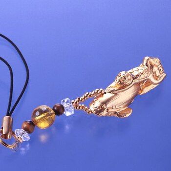 ユニークなモチーフのストラップです なまず乗り河童ストラップ