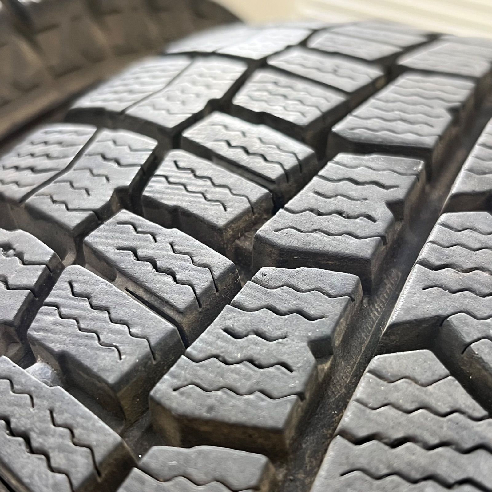 スタッドレスタイヤ 1257