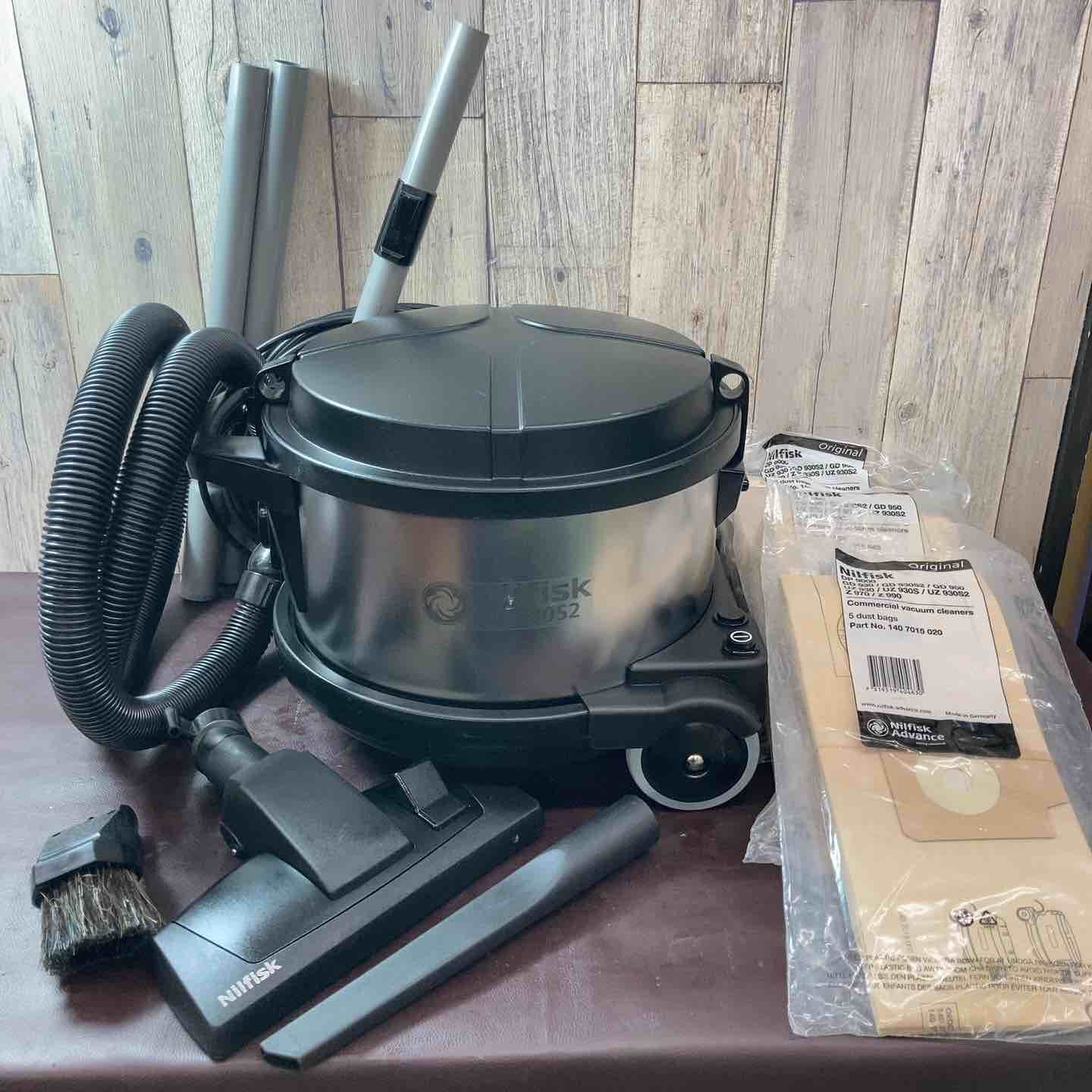 品 Nilfisk ニルフィクス 業務用掃除機 GD 930 S 2 ペーパーバッグ付き 乾式 バキュームクリーナー