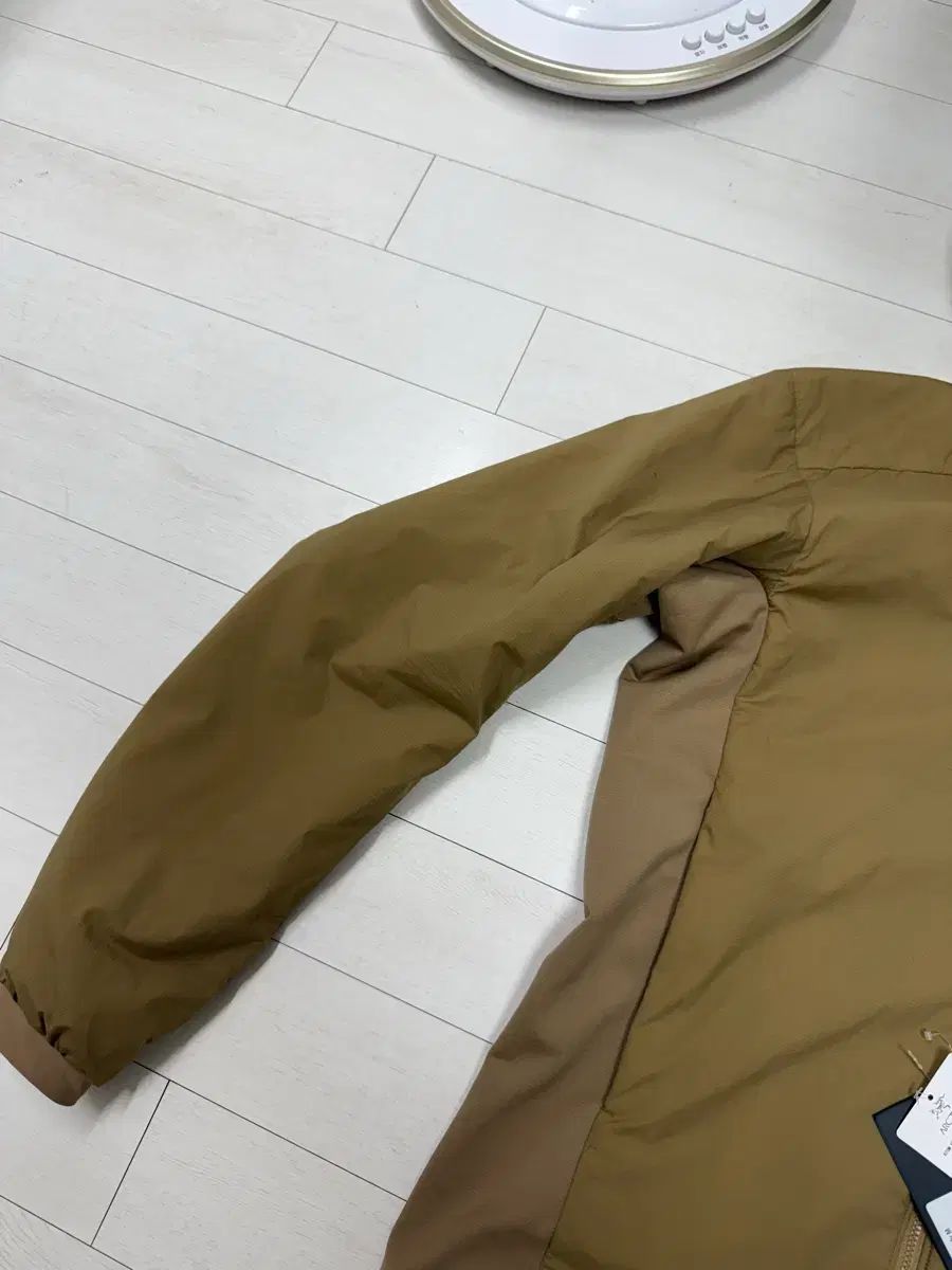 ARC TERYX アークテリクス Atom M サイズ Canvas 価格 で韓国 A S