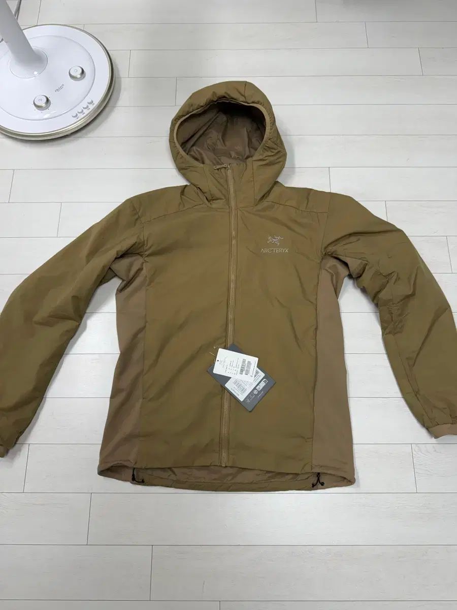 ARC TERYX アークテリクス Atom M サイズ Canvas 価格 で韓国 A S