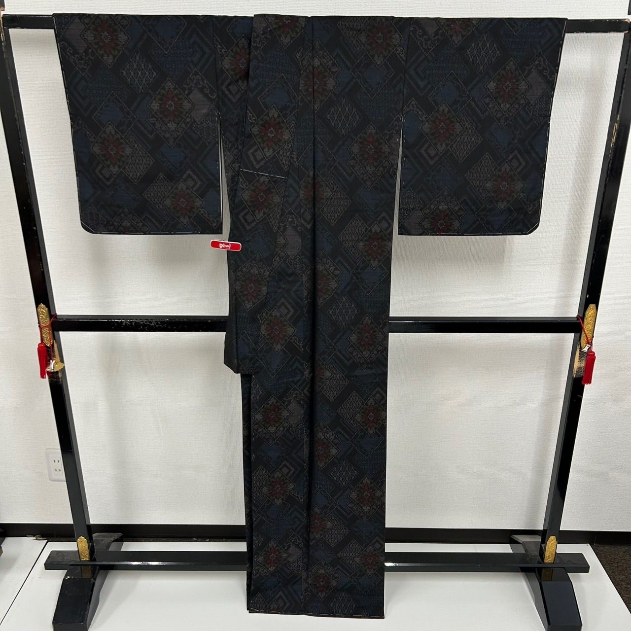 本場大島紬 泥藍染 裄65.5 素敵な絣柄 証紙付き 正絹 着物 MK-1675