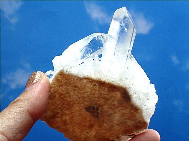 ◆超強天然(藍針入り)水晶クラスターB88B6/199B75D ◇超強いパワー(藍針入り)天然水晶クラスターB88B6/202B76A - メルカリ