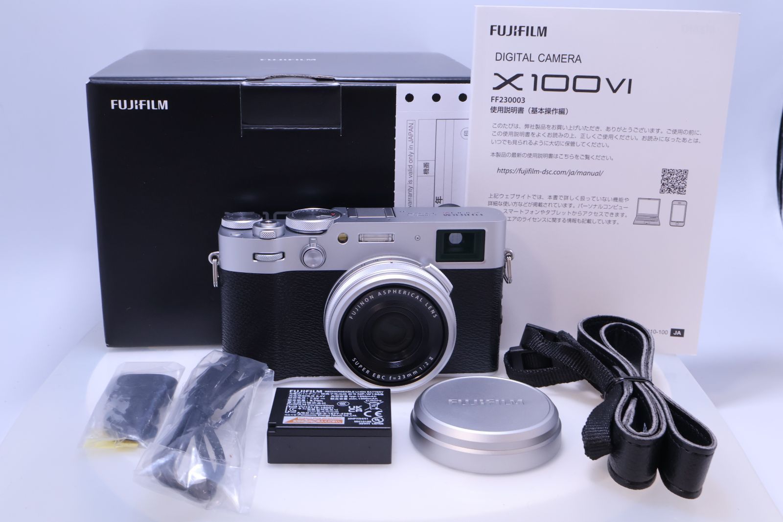 【極美品】FUJIFILM X100VI シルバー 極美品】FUJIFILM X100Ⅵ シルバー X100Ⅵ-S JP 日英二言語モデル