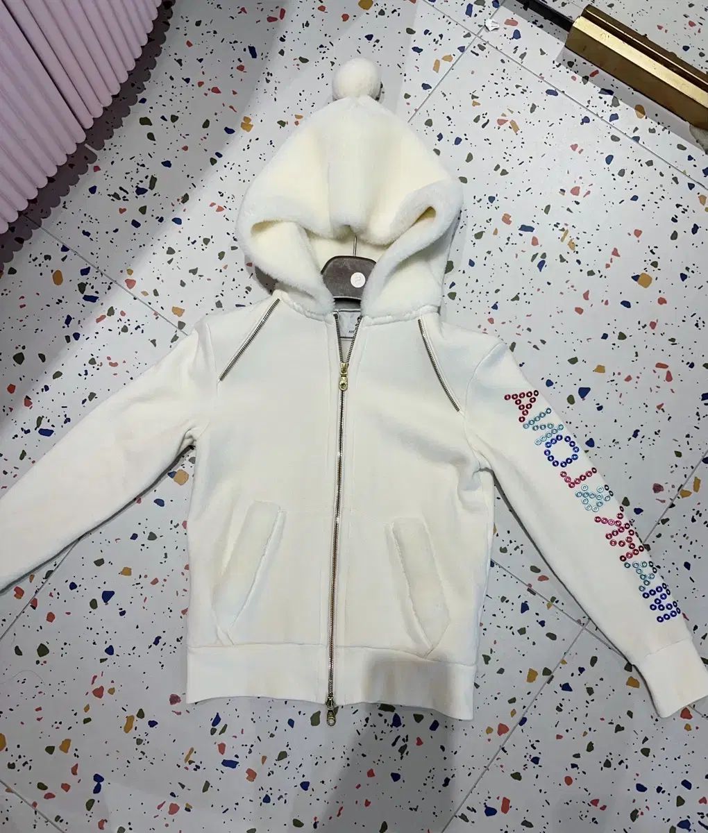 MARK - LONA マークアンドロナ 白 넘かわいい ファー アウター 득템하세요