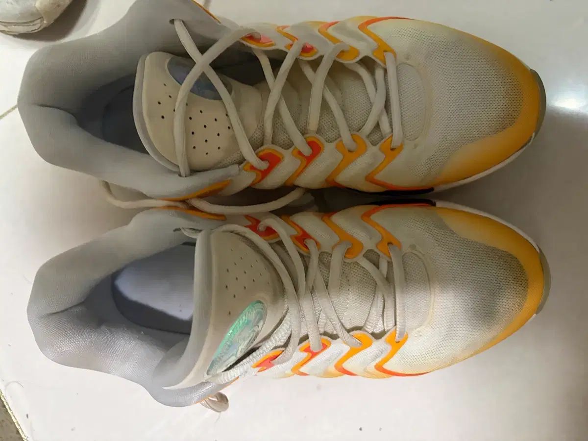 KD 17 ユニバーシティ GOLD セイフティー ORANGE 270