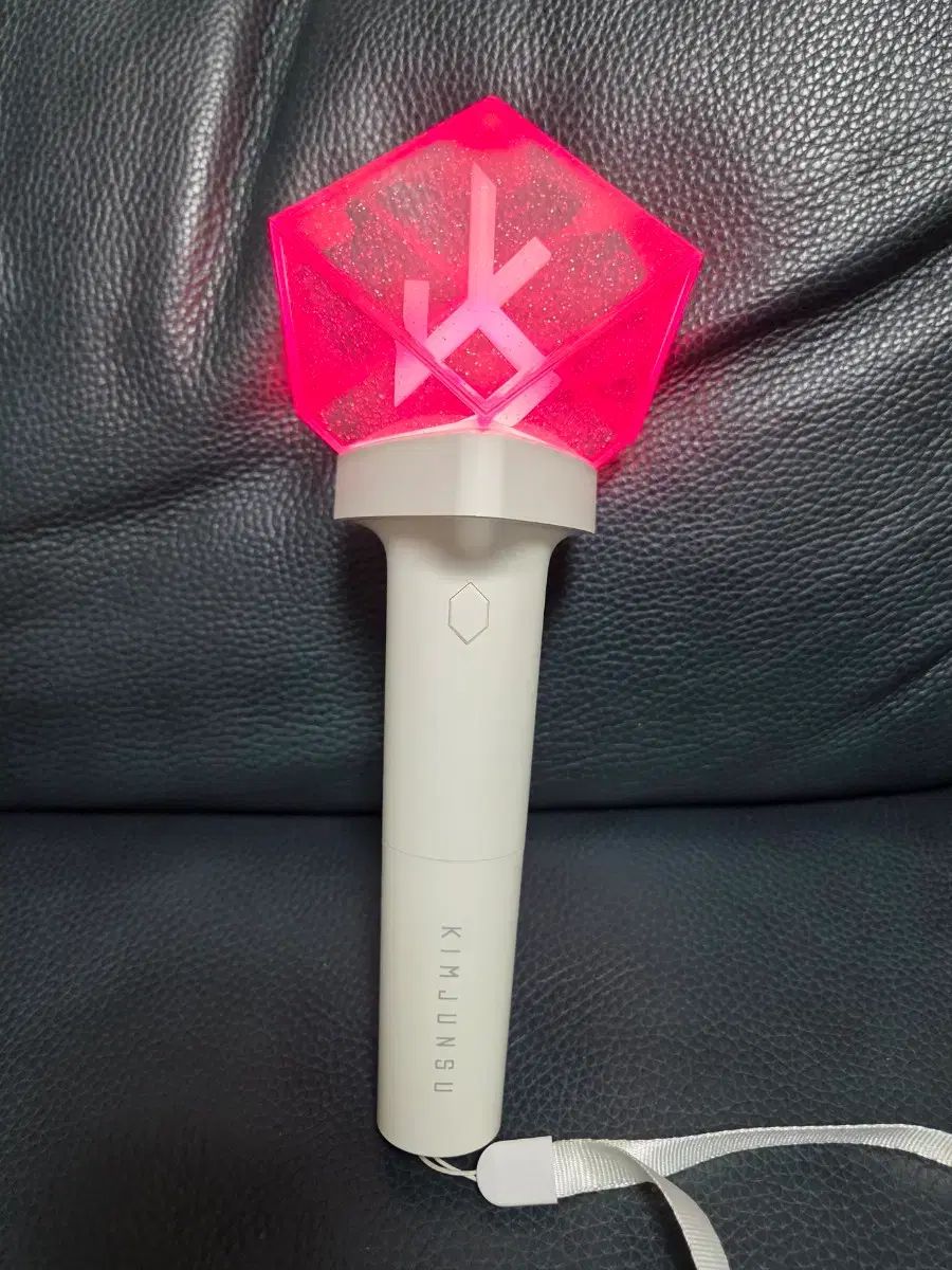 【新品未使用/即日発送】KIMJUNSU ペンライト 箱入り ココボン キム・ジュンス(XIA・KIM JUNSU) キム・ジュンス 応援ペンライト