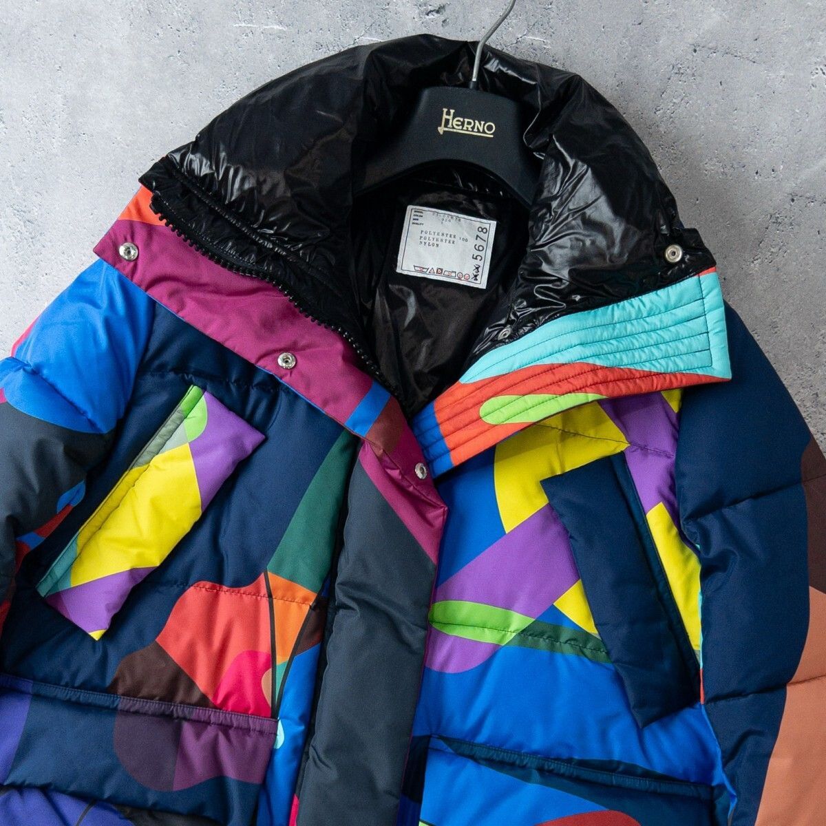 新品同様 SACAI × KAWS サカイ × カウズ ダウン ジャケット 21-05678