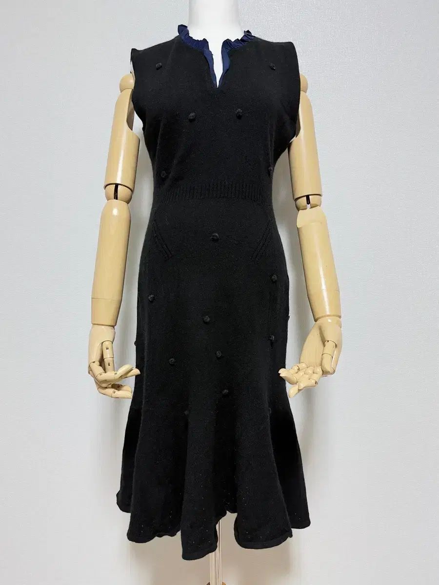 エルリー タハリ ブラック カシミア ワンピース