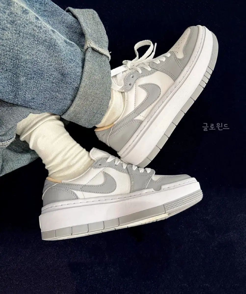 ナイキ エア ジョーダン 1 エリベート ロー ウルフ グレー