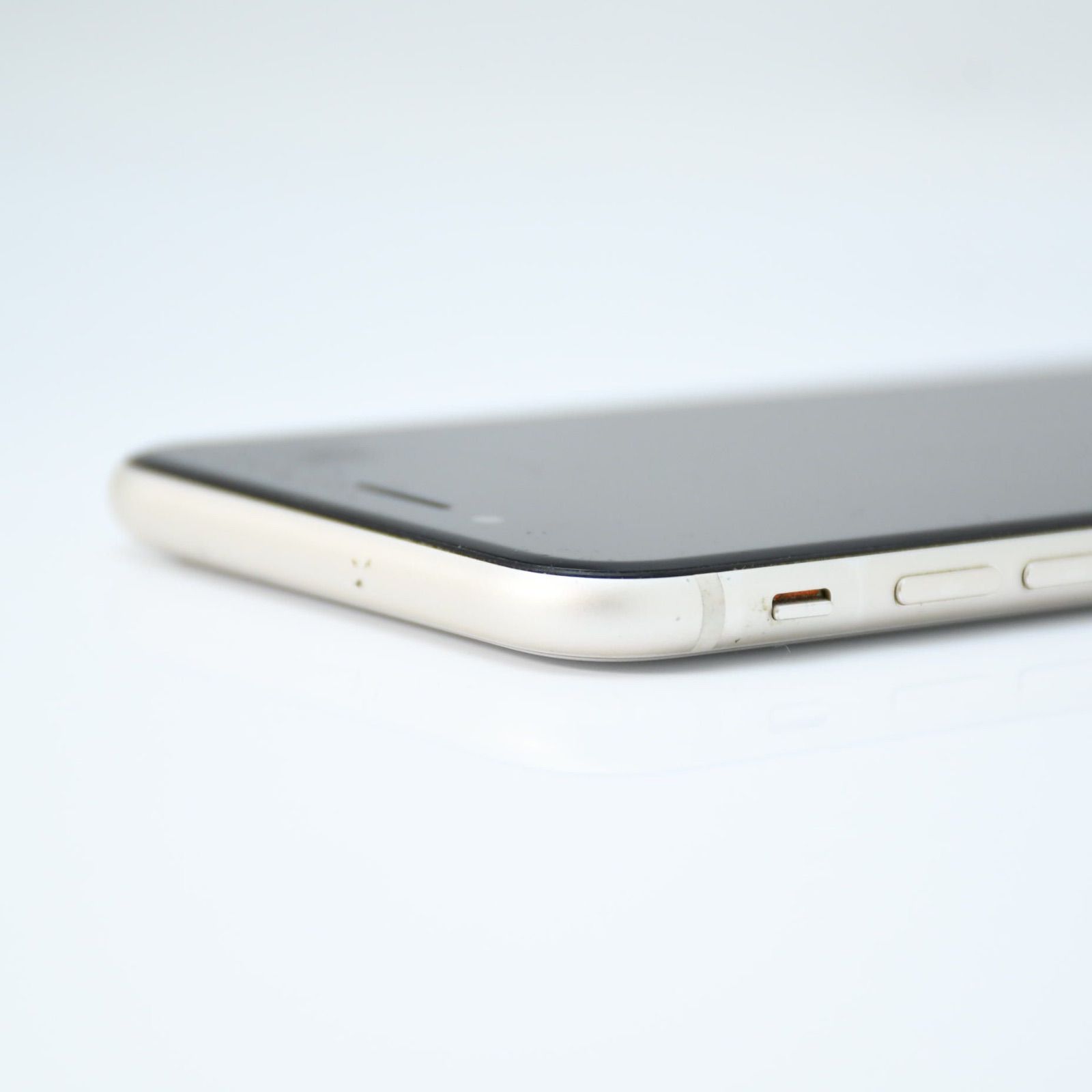 背面割れジャンク＊動作可】 SIMフリー iPhoneSE 第3世代 128GB
