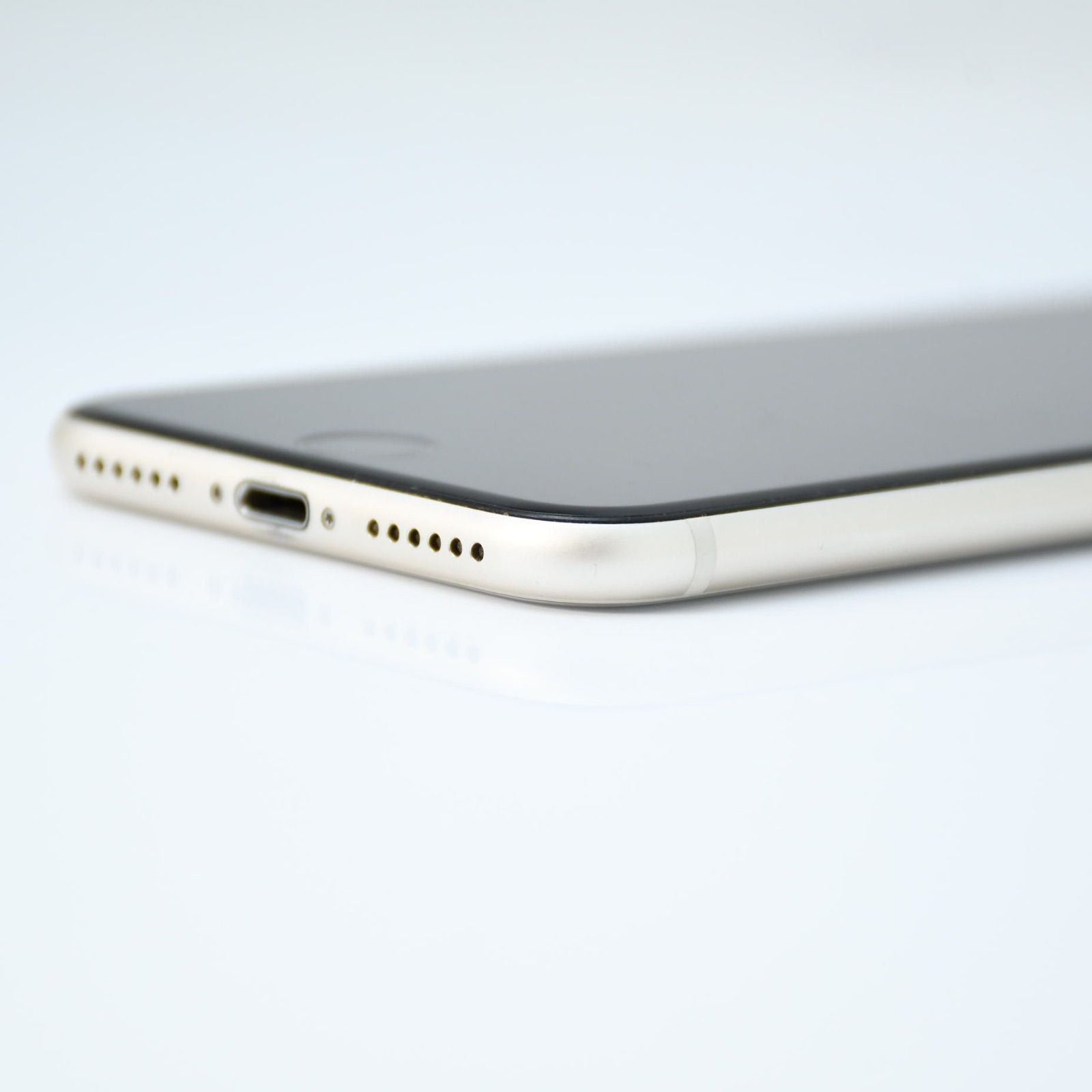 iPhone SE第3世代　SIMフリー　128GB 背面割れ　ジャンク 背面割れジャンク＊動作可】 SIMフリー iPhoneSE 第3世代 128GB