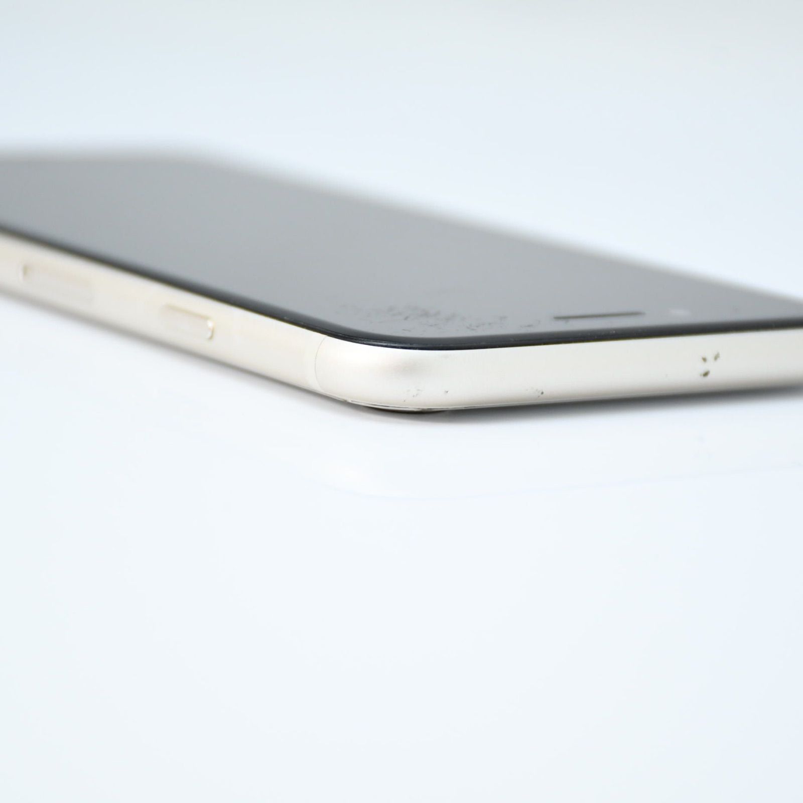 背面割れジャンク＊動作可】 SIMフリー iPhoneSE 第3世代 128GB