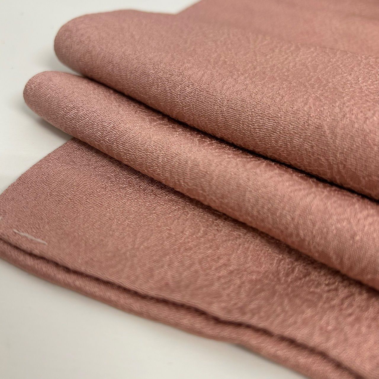 色無地 トールサイズ 重ね菊の地紋 上品なくすみピンク 着物 正絹 一つ