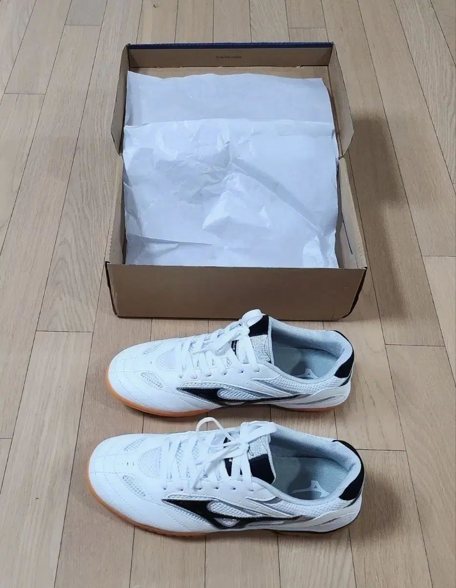 270 卓球シューズ バドミントンシューズ