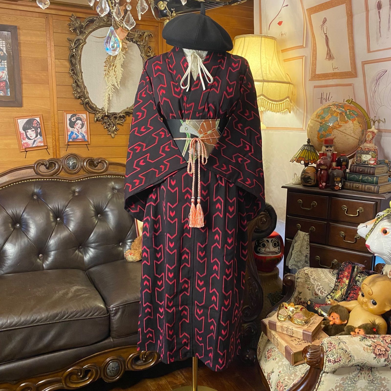 着物リメイク セミロングワンピース ドレス 名古屋帯サッシュベルト 和洋折衷 レトロ 古着 ハンドメイド 黒に赤みのピンクの 矢羽根 紋 KW-1072