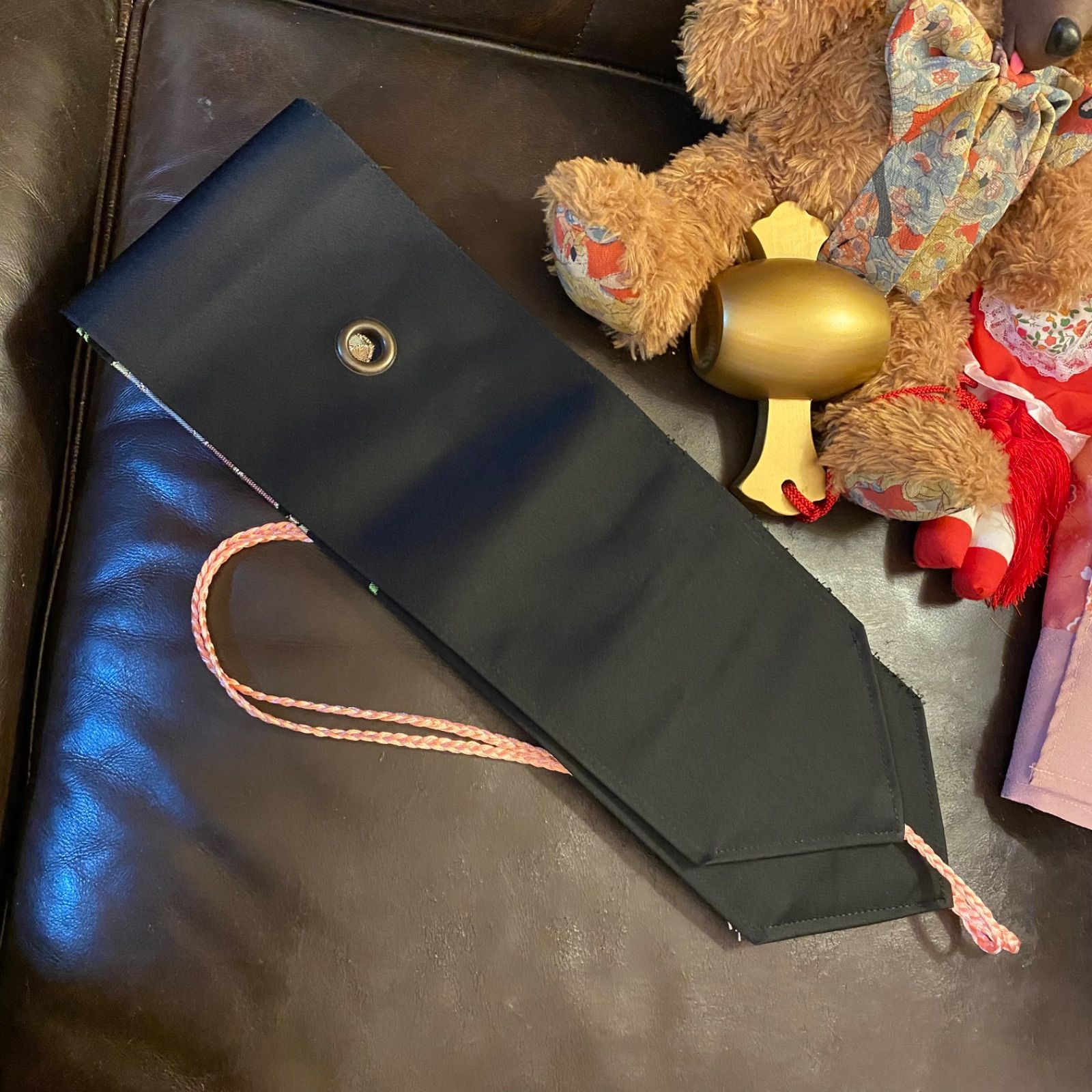  着物リメイク セミロングワンピース ドレス 名古屋帯サッシュベルト 和洋折衷 レトロ 古着 ハンドメイド 黒に赤みのピンクの 矢羽根 紋 KW-1072 ワンピース チュニック ファッション