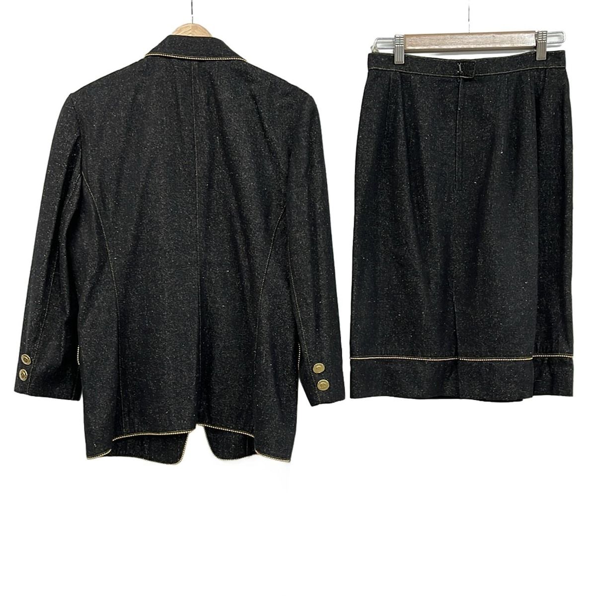 LEONARD(レオナール) スカートスーツ レディース - 黒×ゴールド - メルカリ