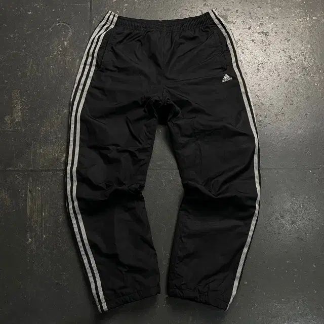 100 アディダス キルティング ナイロン パンツ - メルカリ