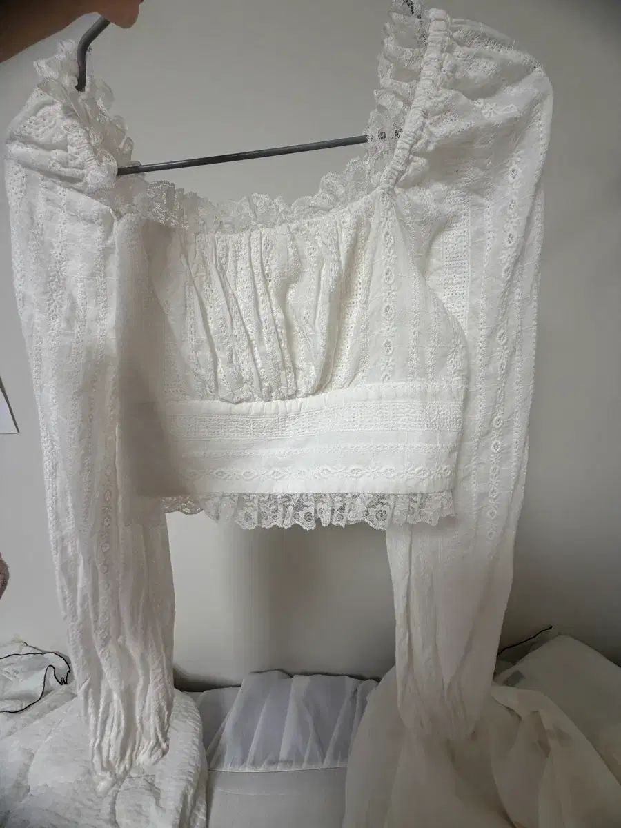 ウェンズデーディライト 白 エンブロイダリー レース 刺繍 セットアップ