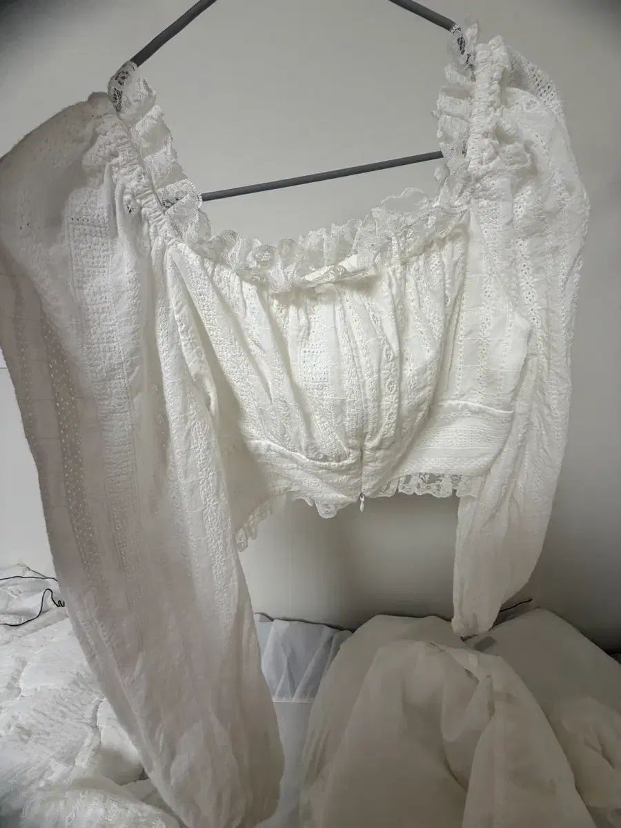 ウェンズデーディライト 白 エンブロイダリー レース 刺繍 セットアップ