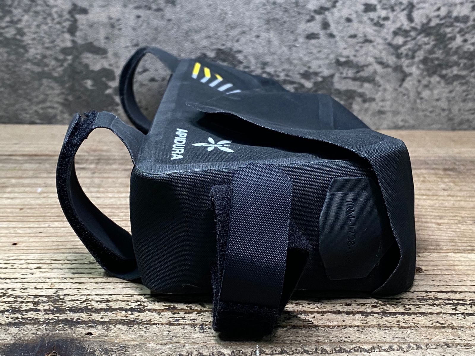 JP782 アピデュラ APIDURA RACING TOP TUBE PACK 1L トップチューブ