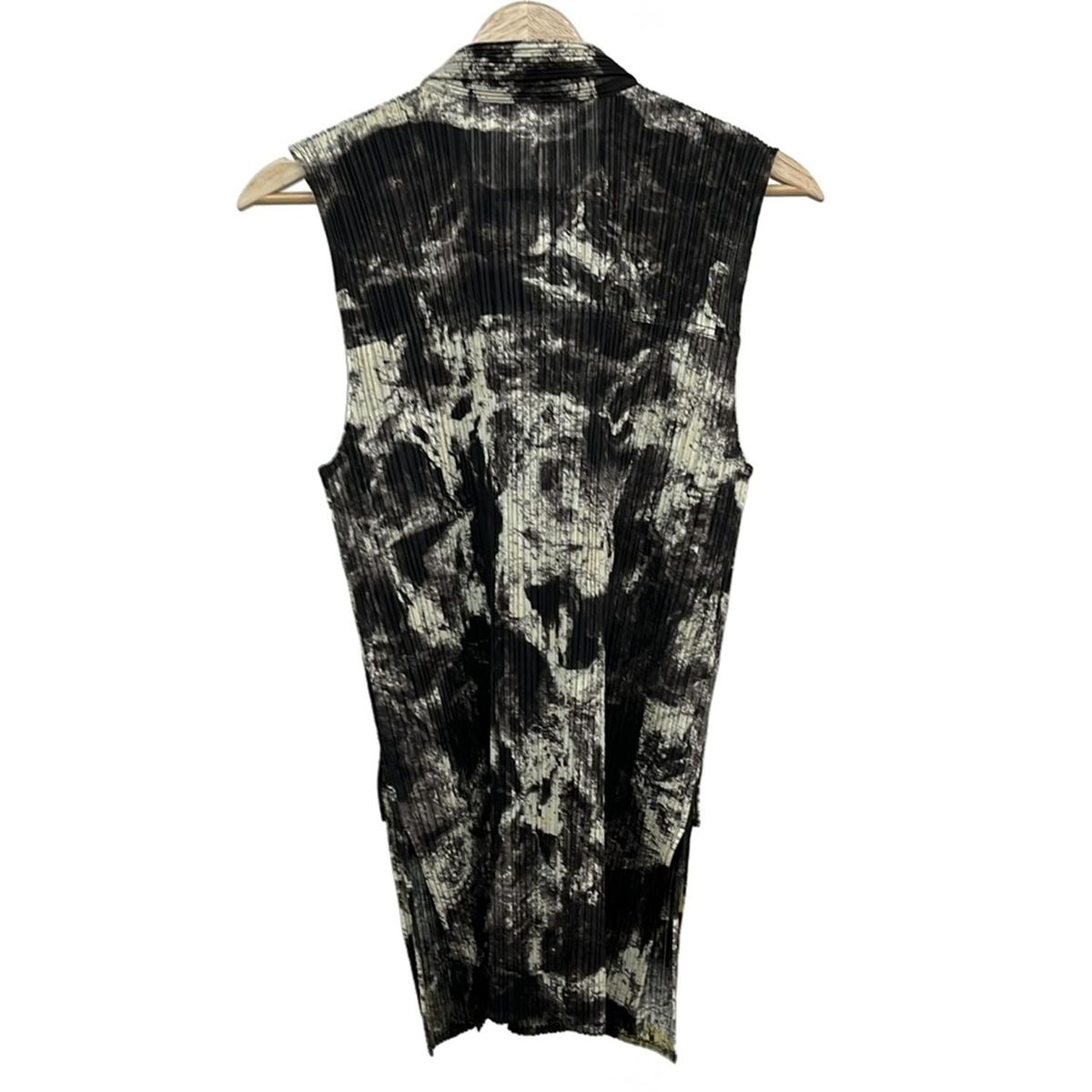 PLEATS PLEASE プリーツプリーズ ノースリーブシャツブラウス サイズ3 L レディース - アイボリー×黒×ダークグレー プリーツ|総柄