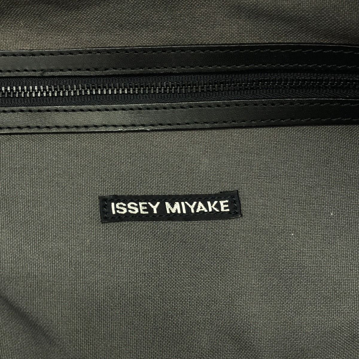 メンズ ISSEY MIYAKE イッセイミヤケ レザーキャンバスボストンバッグ