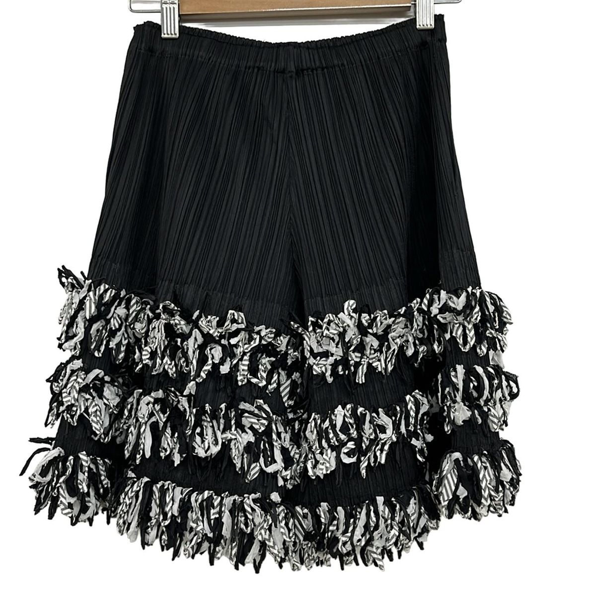 PLEATS PLEASE プリーツプリーズ ショートパンツ サイズ3 L レディース 黒 白 グレー プリーツ ウエストゴム