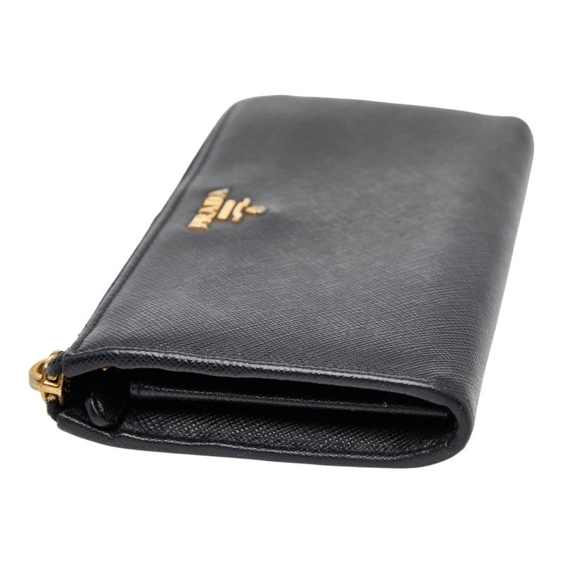 サフィアーノレザー