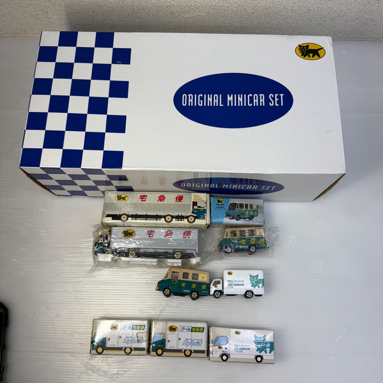 ヤマト運輸 ミニカー トラック ウォークスルー車 引越しらくらくパック ハイブリッド車 7台 ショーケース オリジナルミニカーセット