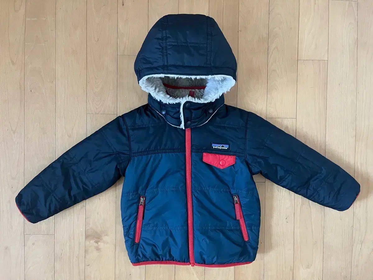 パタゴニア キッズ リバーシブル ダウン 3 T