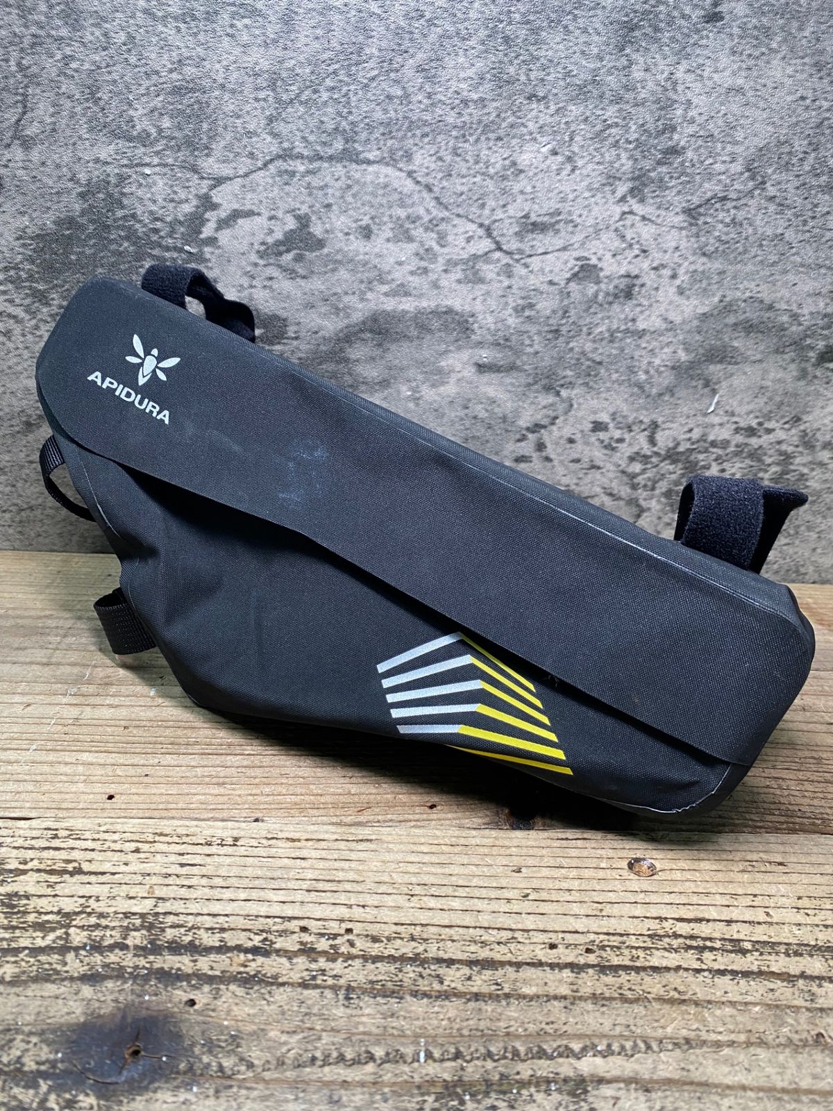 JP783 アプデュラ APIDURA RACING FRAME PACK 4L フレームバッグ 黒