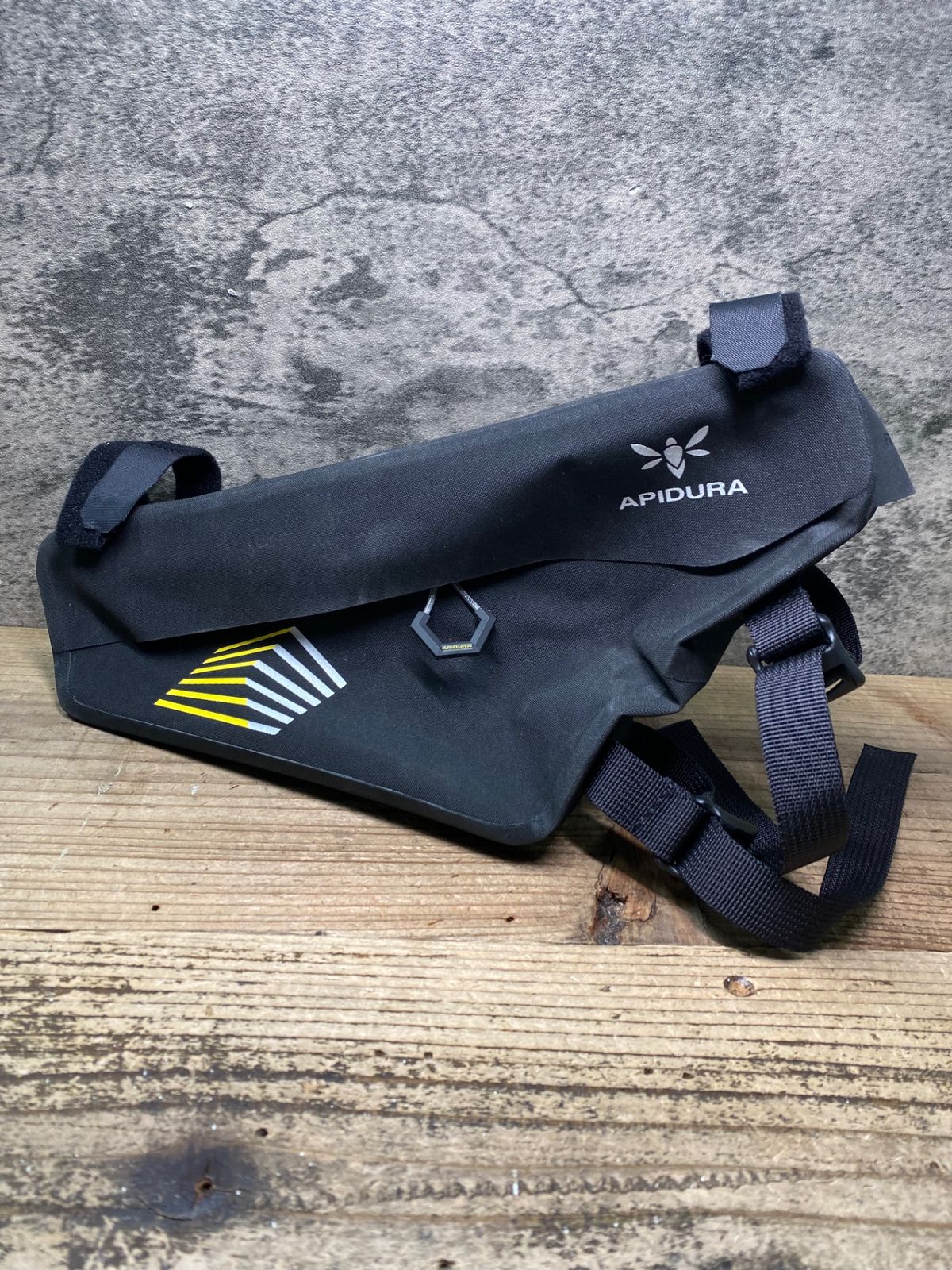 JP783 アプデュラ APIDURA RACING FRAME PACK 4L フレームバッグ 黒