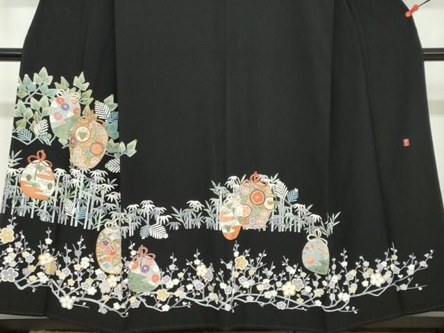 平和屋着物●豪華黒留袖　作家物　駒刺繍　陶器草花文　金彩　正絹　逸品　DAAZ7040ud 平和屋着物○豪華黒留袖 作家物 駒刺繍 陶器草花文 金彩 正絹 逸品