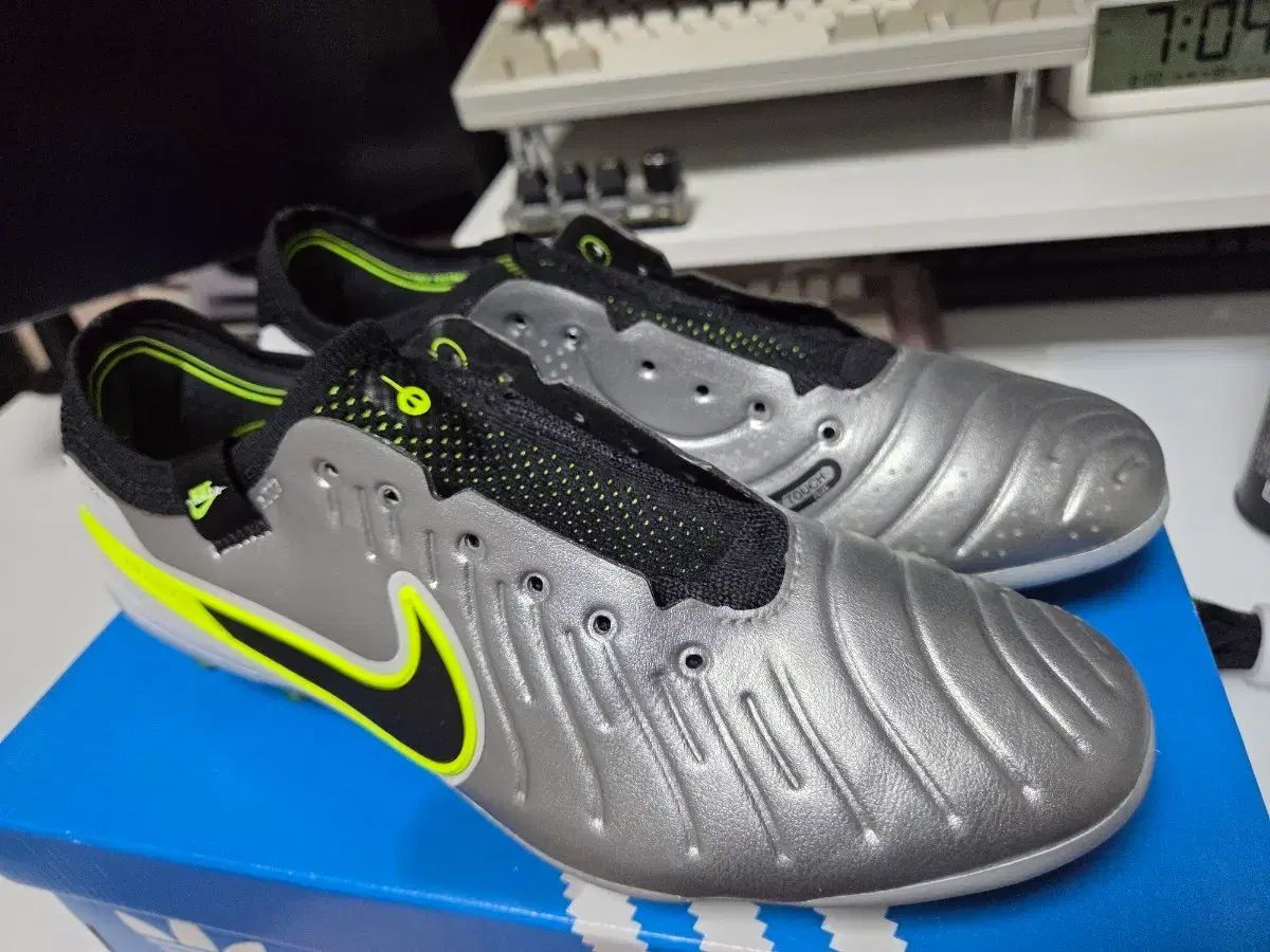 ナイキ ティエンポ レジェンド 10 エリート AG メタリック シルバー ボルト