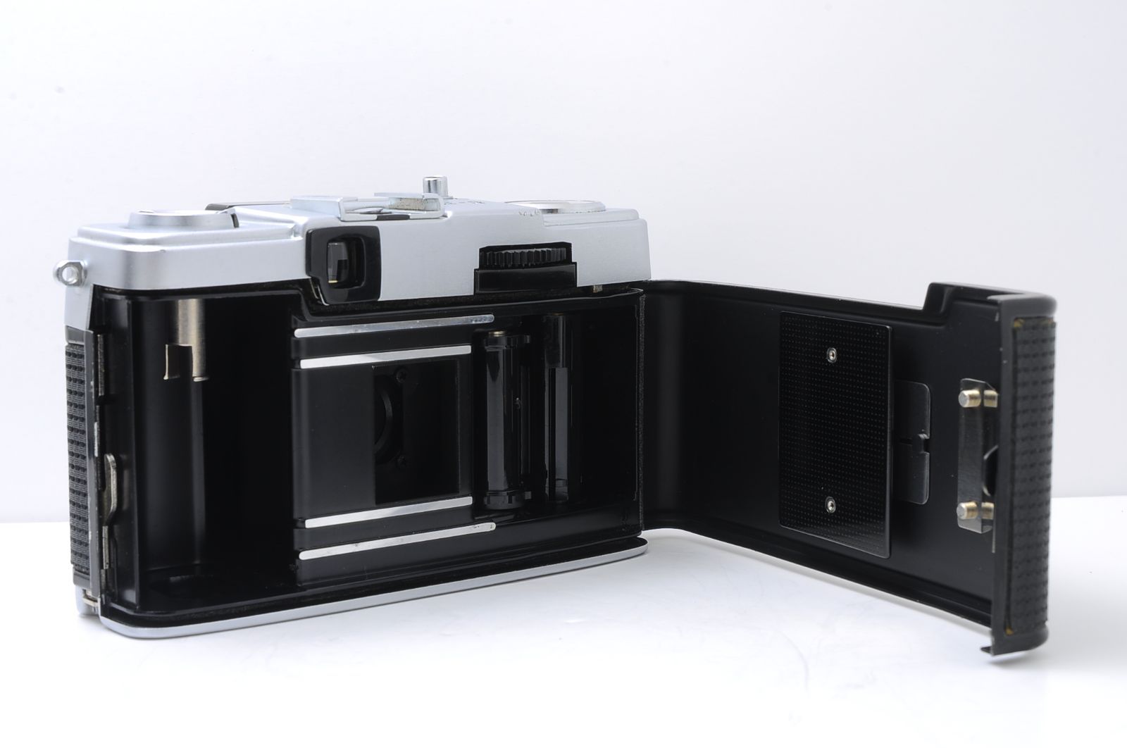 OLYMPUS PEN EE-3 / 28mm F3.5 / ハーフ判フィルムカメラ / 動作品