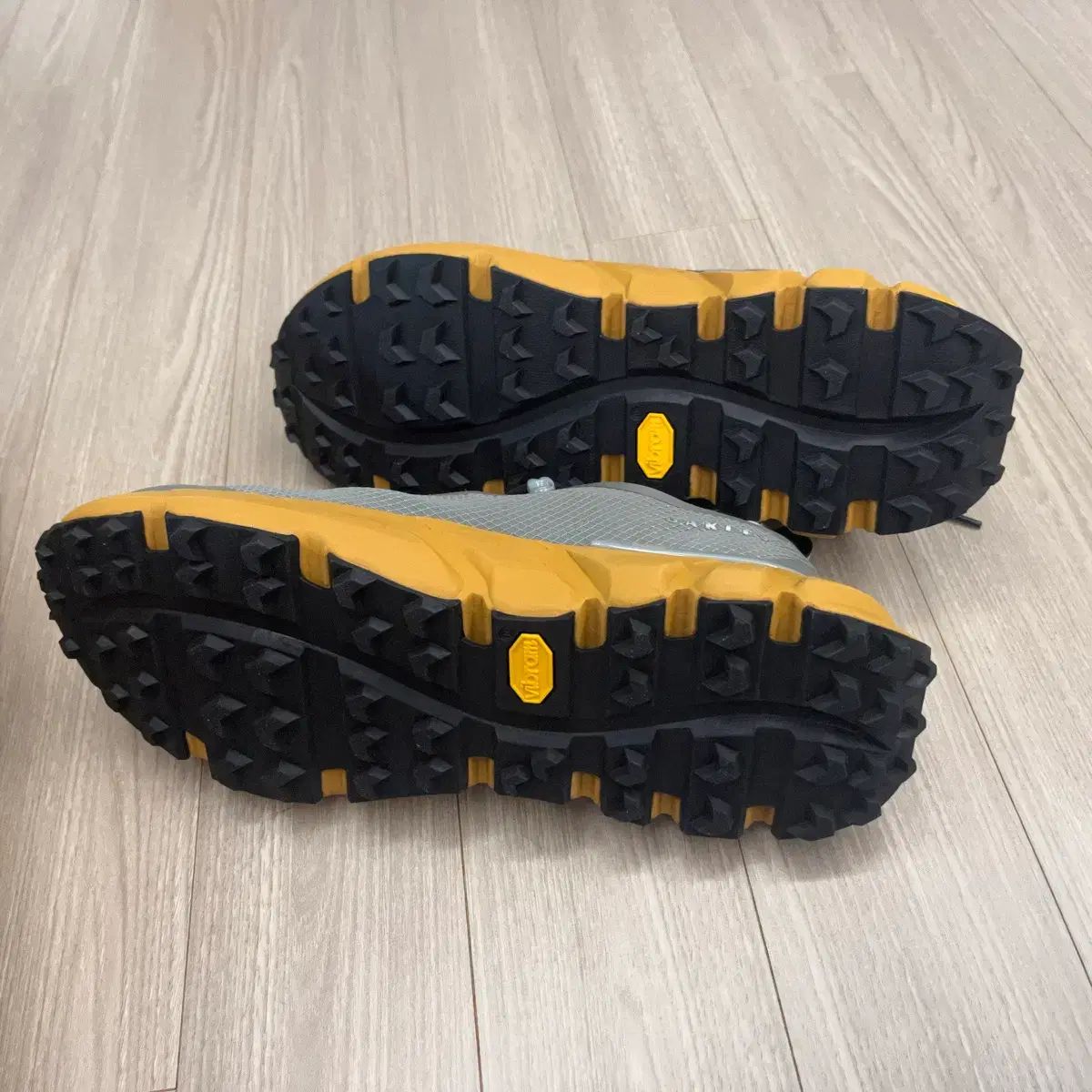  オークリー ライトシールド ビブラムソール 260 登山靴 トレッキングシューズ アウトドアシューズ