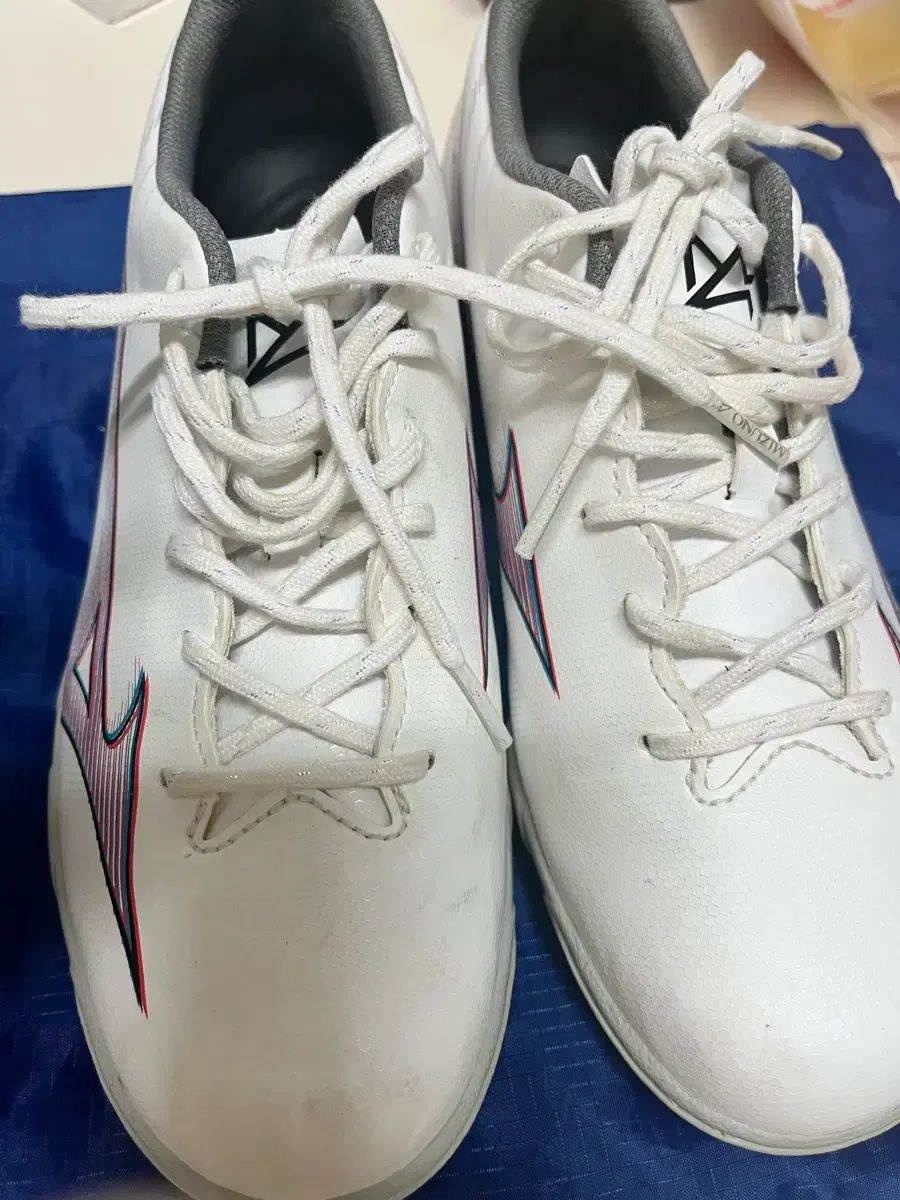 ミズノ ジュニアサッカーシューズ 240