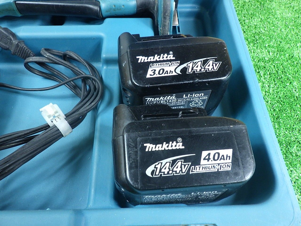 バッテリーと充電器付き マキタ