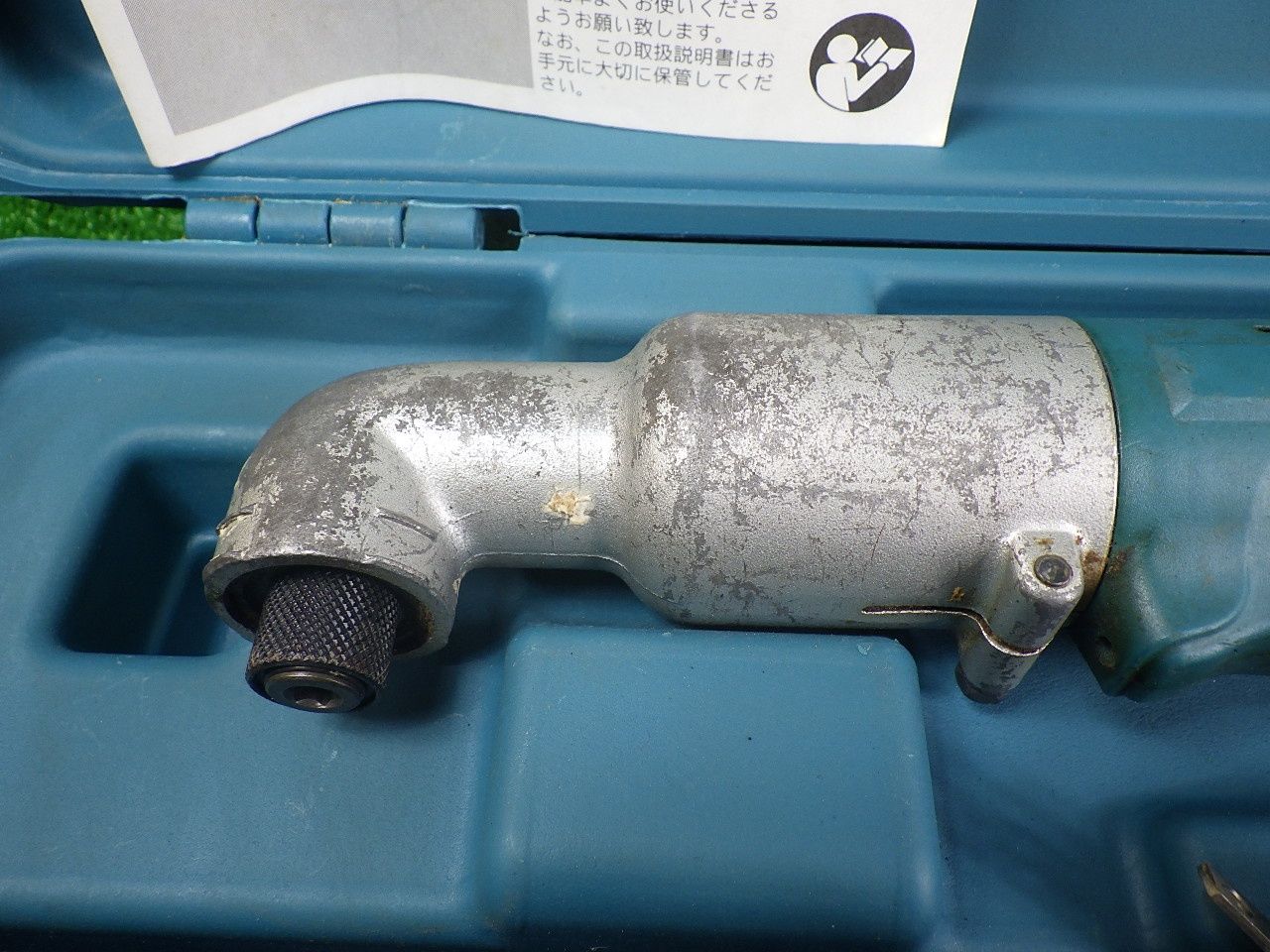 バッテリーと充電器付き マキタ 充電式アングルインパクト ＴＬ060Ｄ 品