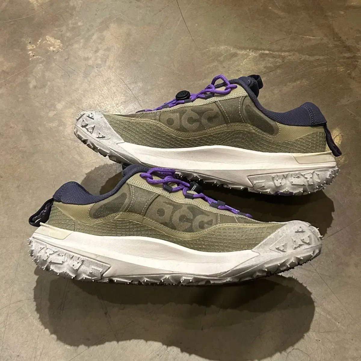 270 ナイキ ACG マウンテン フライ 2 ロー オリーブ パープル