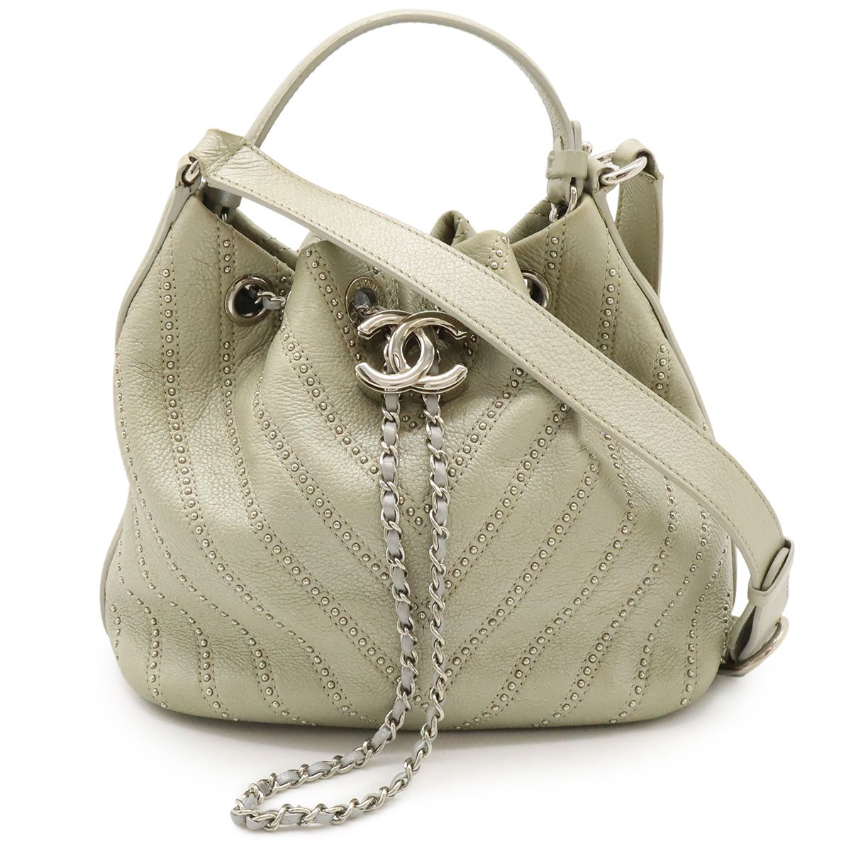 CHANEL シャネル シェブロン Vステッチ ドローストリング ショルダーバッグ 2WAY ハンドバッグ スタッズ レザー シルバー シルバー金具 CHANEL シャネル シェブロン Vステッチ ドローストリング ショルダー