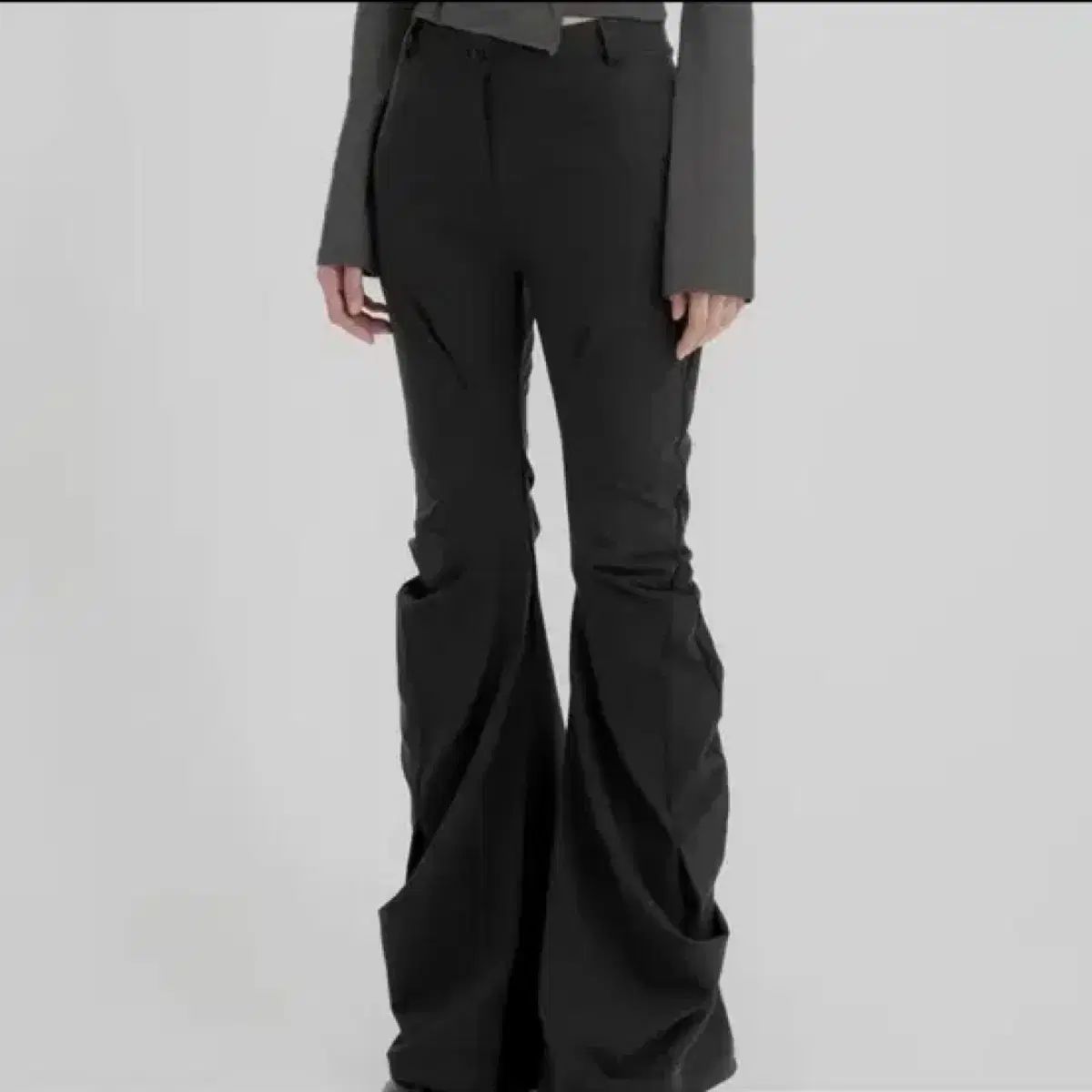 フ アップ ドレープ パンツ ブラック