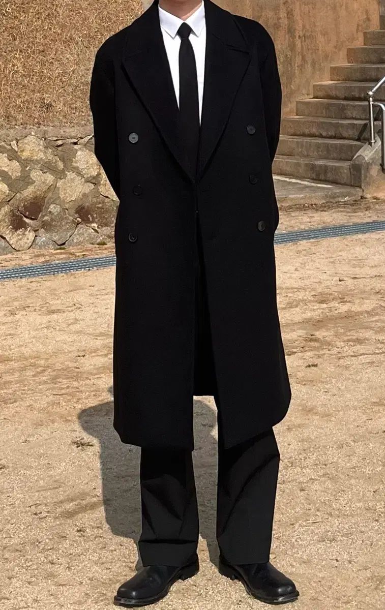 ショップ INSILENCE ブラックロングコート INSILENCE ブラックロング